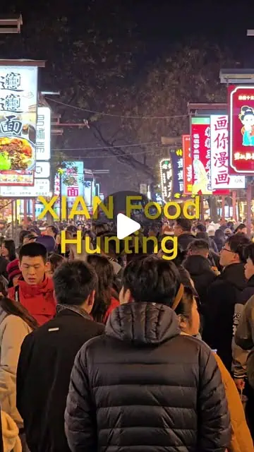 Eating through Xi'an — biang biang noodles + roujiamo