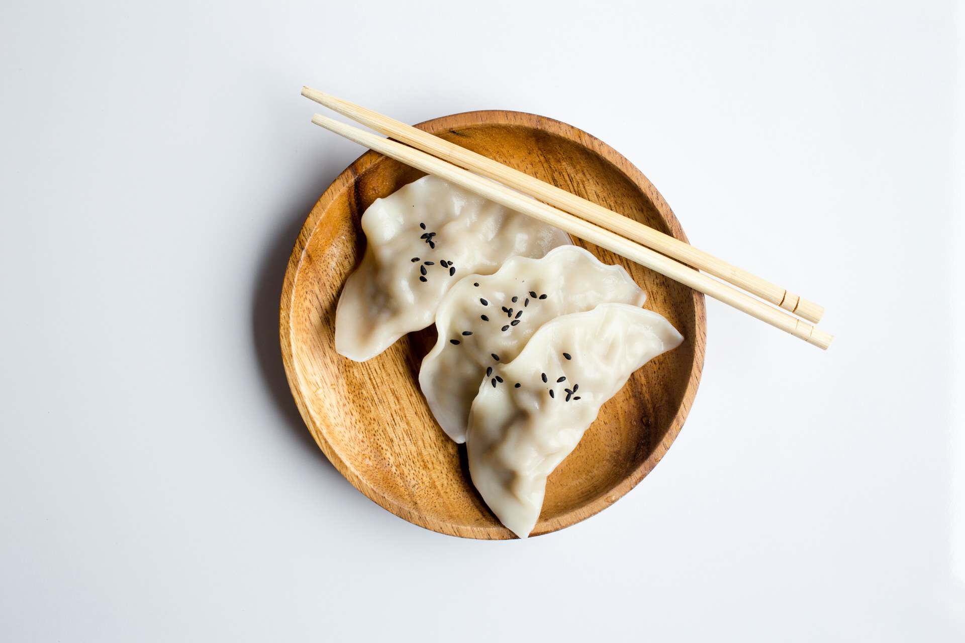Boiled dumplings ready for the sour-soup bowl